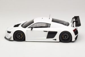 Audi R8 LMS Ultra Бял 2015 Minichamps 1:18 153151100 Метал — снимка 3 от 6