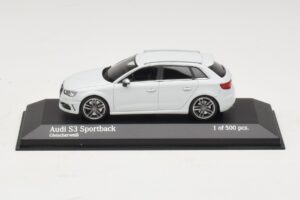 Audi S3 8V Sportback Бял Minichamps 1:43 437013010 Метал