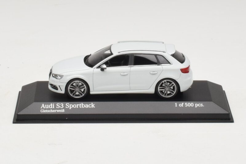 Audi S3 8V Sportback Бял Minichamps 1:43 437013010 Метал