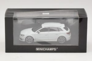 Audi S3 8V Sportback Бял Minichamps 1:43 437013010 Метал — снимка 4 от 4