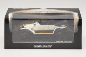 Audi Typ A Phaeton Бял Син Minichamps 1:43 437019032 Метал — снимка 5 от 5
