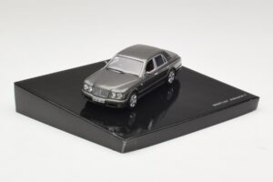 Bentley Arnage T Cypress Grey Minichamps 1:43 BL386 Метал — снимка 2 от 4