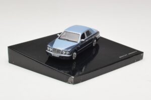 Bentley Arnage R Fountain Meteor Minichamps 1:43 BL385 Метал — снимка 2 от 4