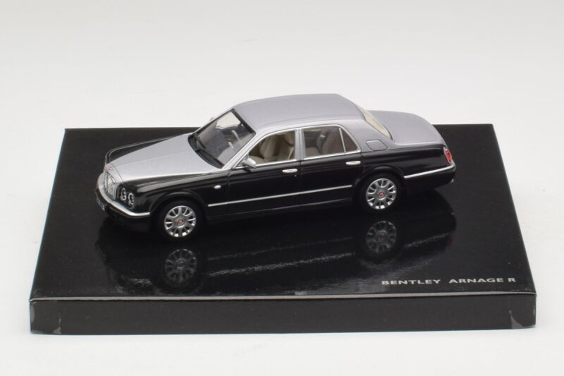 Bentley Arnage R Сребърен Minichamps 1:43 Bentley Arnage R Сребърен Minichamps 1:43 BL387 Метал
