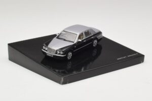 Bentley Arnage R Сребърен Minichamps 1:43 BL387 Метал — снимка 2 от 4