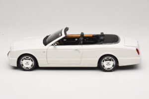 Bentley Azure Glacier White Резервна Кутия Minichamps 1:18 100139502-R1 Метал — снимка 4 от 8