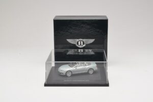 Bentley Continental GTC Light Grey Metallic Minichamps 1:43 BL907 Метал — снимка 4 от 4