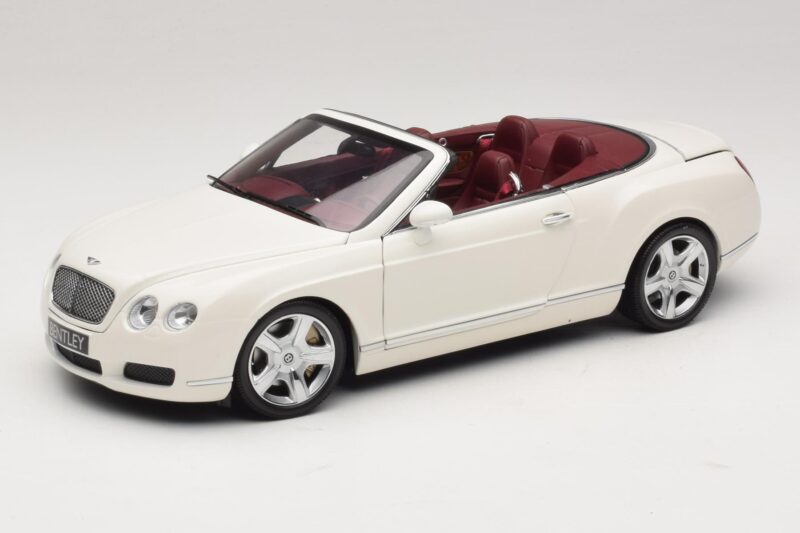 Bentley Continental GTC Бял Резервна Кутия Minichamps 1:18 100139032-R1 Метал