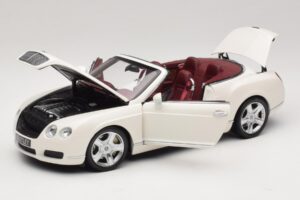 Bentley Continental GTC Бял Резервна Кутия Minichamps 1:18 100139032-R1 Метал — снимка 2 от 8