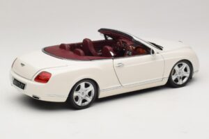 Bentley Continental GTC Бял Резервна Кутия Minichamps 1:18 100139032-R1 Метал — снимка 3 от 8