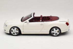 Bentley Continental GTC Бял Резервна Кутия Minichamps 1:18 100139032-R1 Метал — снимка 4 от 8