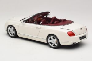 Bentley Continental GTC Бял Резервна Кутия Minichamps 1:18 100139032-R1 Метал — снимка 7 от 8
