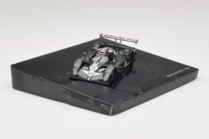 Bentley EXP Speed 8 LMP900 #8 A. Wallace / B. Leitzinger 24 Hours of Le Mans 2002 Minichamps 1:43 403021308 Метал — снимка 2 от 4