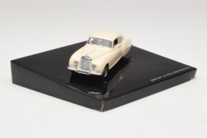 Bentley R-Type Continental Слонова Кост Minichamps 1:43 BL426 Метал — снимка 2 от 4