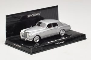 Bentley S1 Continental Сребърен Minichamps 1:43 436139552 Метал — снимка 2 от 4