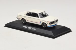 BMW 2002 Turbo Бял Maxichamps 1:43 940022201 Метал — снимка 3 от 4