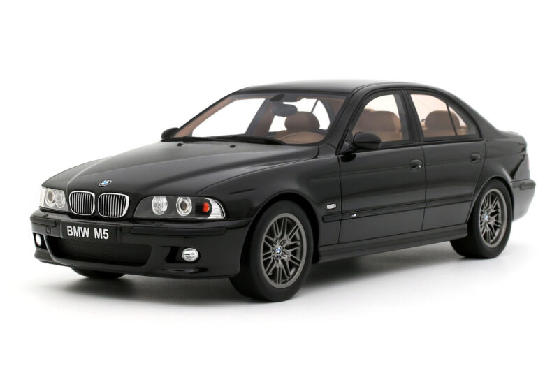 BMW M5 E39 Black Sapphire Metallic Otto 1:18 BMW M5 E39 Black Sapphire Metallic Otto 1:18 OT1338 Смола