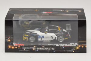 BMW Z4 GT3 Need for Speed Team #4 Hartung / Viebahn 24 Hours of Nürburgring 2011 Minichamps 1:43 437112904 Метал — снимка 5 от 5