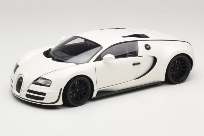 Bugatti Veyron Super Sport Бял Minichamps 1:18 100110844 Метал