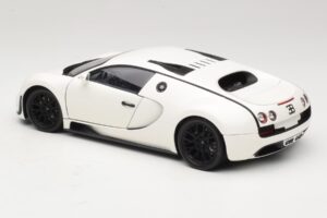 Bugatti Veyron Super Sport Бял Minichamps 1:18 100110844 Метал — снимка 7 от 8