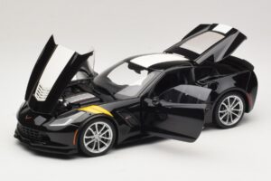 Chevrolet Corvette C7 Grand Sport Черен с Бели Райета AUTOart 1:18 71273 Композит — снимка 2 от 8