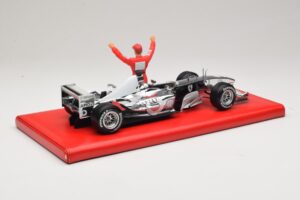 Ferrari F2004 #1 M. Schumacher Six Time World Champion 2004 Хром Сребърен Hot Wheels 1:18 C7332 Метал — снимка 2 от 6