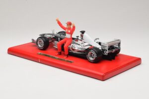 Ferrari F2004 #1 M. Schumacher Six Time World Champion 2004 Хром Сребърен Hot Wheels 1:18 C7332 Метал — снимка 5 от 6