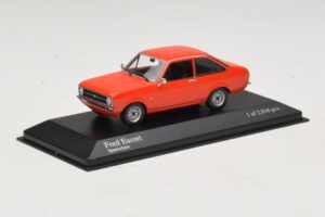 Ford Escort Mk2 Spanish Red Minichamps 1:43 400084100 Метал — снимка 2 от 4