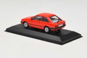 Ford Escort Mk3 3-Врати Червен Minichamps 1:43 400085000 Метал — снимка 3 от 4