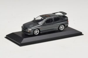 Ford Escort RS Cosworth Тъмнозелен Металик Minichamps 1:43 430086300 Метал — снимка 2 от 4