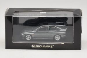 Ford Escort RS Cosworth Тъмнозелен Металик Minichamps 1:43 430086300 Метал — снимка 4 от 4