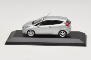 Ford Fiesta Mk7 Moondust Silver Metallic Minichamps 1:43 403088003 Метал