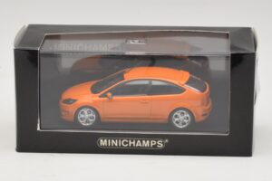 Ford Focus ST Mk2 Electric Orange Резервна Кутия Minichamps 1:43 400087302-R1 Метал — снимка 4 от 4
