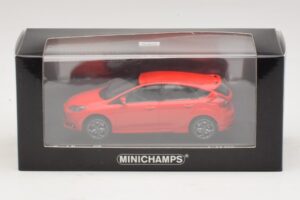 Ford Focus ST Mk3 Червен Minichamps 1:43 410081001 Метал — снимка 4 от 4