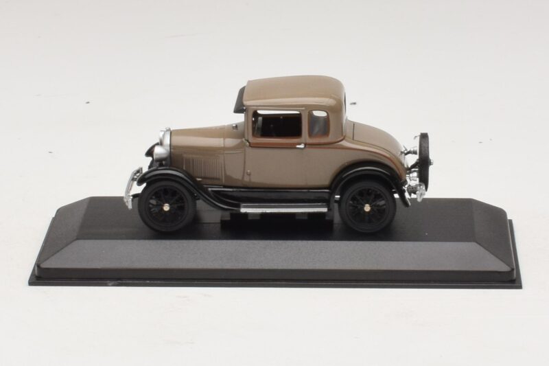 Ford Model A Standard Coupe Бежов Minichamps 1:43 400082102 Метал