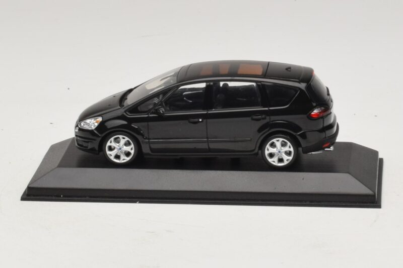 Ford S-Max Черен Металик Minichamps 1:43 400085400 Метал