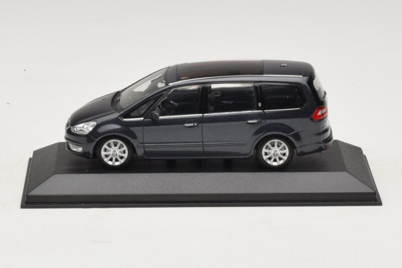 Ford S-Max Dark Grey Metallic Minichamps 1:43 400085400-P1 Метал