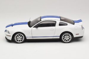 Ford Shelby Cobra GT500 Concept Бял със Синя Лента AUTOart 1:18 73052 Метал — снимка 4 от 8