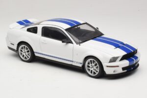 Ford Shelby Cobra GT500 Concept Бял със Синя Лента AUTOart 1:18 73052 Метал — снимка 6 от 8