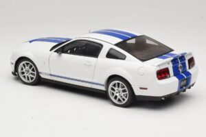 Ford Shelby Cobra GT500 Concept Бял със Синя Лента AUTOart 1:18 73052 Метал — снимка 7 от 8