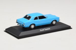 Ford Taunus TC Купе Светло Син Maxichamps 1:43 940081301 Метал — снимка 2 от 4