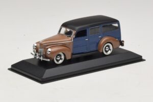 Ford V8 De Luxe Woody Station Wagon Кафяв Син Minichamps 1:43 400082112 Метал — снимка 2 от 4