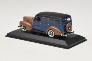 Ford V8 De Luxe Woody Station Wagon Кафяв Син Minichamps 1:43 400082112 Метал — снимка 3 от 4