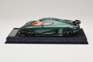Koenigsegg Regera Зелен Тониран Карбон FrontiArt 1:18 AS010-110 Смола — снимка 3 от 7