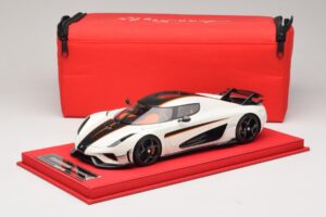 Koenigsegg Regera Бял с Черен Карбон FrontiArt 1:18 REMC043 Смола — снимка 7 от 7