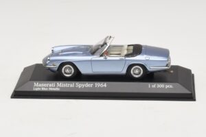 Maserati Mistral Spyder Light Blue Metallic Minichamps 1:43 Maserati Mistral Spyder Light Blue Metallic Minichamps 1:43 437123432 Метал