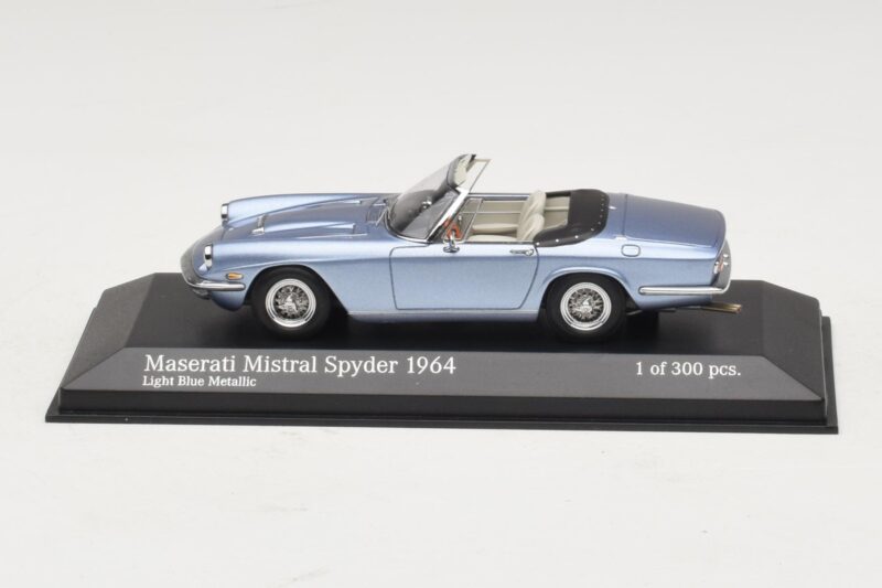 Maserati Mistral Spyder Light Blue Metallic Minichamps 1:43 Maserati Mistral Spyder Light Blue Metallic Minichamps 1:43 437123432 Метал
