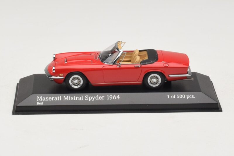 Maserati Mistral Spyder Червен Minichamps 1:43 Maserati Mistral Spyder Червен Minichamps 1:43 437123430 Метал