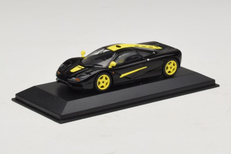 McLaren F1 Черен С Жълти Райета Minichamps 1:43 MCLAREN004 Метал