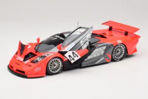 McLaren F1 GTR Lark #44 Tsuchiya / Ayles 24 Hours of Le Mans 1997 Minichamps 1:18 530133744 Метал — снимка 2 от 8
